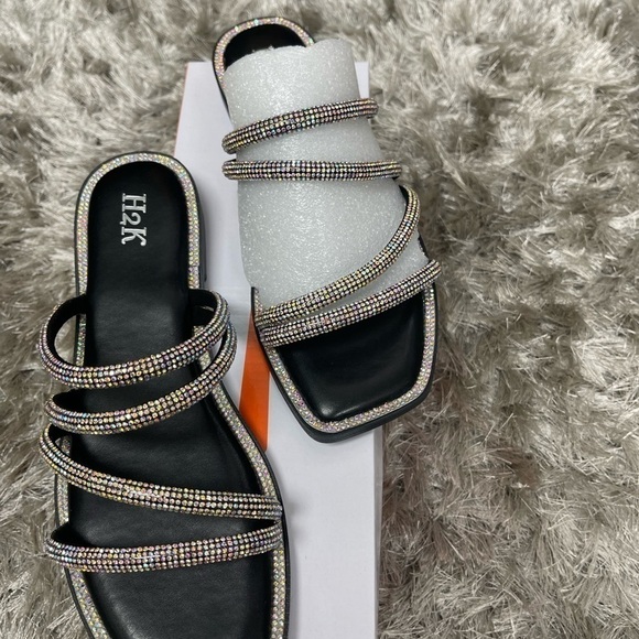 H2K Black with bling flip flop shoe - Picture 5 of 9